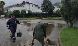 Muğla'da sağanak yaşamı olumsuz etkiledi: Sokaklarda su birikintileri oluştu