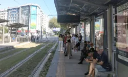 İzmirliye pazar çilesi: Kaza nedeniyle tramvay seferleri yapılamıyor