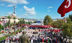 Urla’da 102. yıl gururu: Atalarımız bize özgürlük bilinci kazandırdı