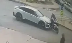 Yol tartışması yaşadığı motosikletlilerin üzerine sürdü