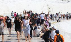 UNESCO Dünya Mirası Listesi'nde yer alıyor: Pamukkale'den ziyaretçi rekoru