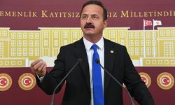 Eski İYİ Parti sözcüsü Yavuz Ağıroğlu, Anahtar Parti'nin kuruluş dilekçesini verdi