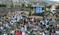 Bayraklı'da festival başlıyor: Edebiyat dünyasının önemli isimleri İzmir'e gelecek