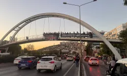 CHP Bayraklı İlçe Örgütü’nden protesto: Kadın düşmanı Latif meclisten istifa et!