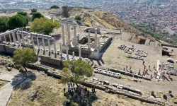 Yaklaşık 4 bin 500 yıllık: Bergama'da mermer tanrıça figürü bulundu