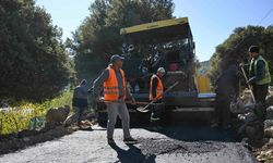 Bornova'da yol seferberliği: Kırsal mahallelerde ulaşım kolaylaşıyor