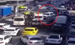 Çalıntı araçla kaçmaya çalışan şahıs trafiği savaş alanına çevirdi