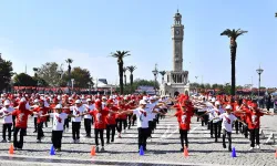 İzmir'de Cumhuriyet Bayramı coşkusu başladı