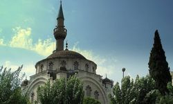 Bu ibadethane, İzmirlilerin buluşma noktası: Hocazade Camii nerede, nasıl gidilir?