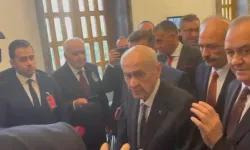 Bahçeli'den Erdoğan sorusuna bir ilginç çıkış: Ya vazgeç ya mesleği bırak!