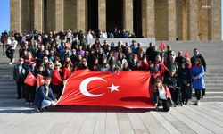 Balıkesir Kent Konseyi ve Gençlik Meclisi üyelerinden Anıtkabir ziyareti