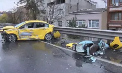 Kaza yapan motosikletlinin yardımına koşarken İETT otobüsünün çarptığı taksi şoförü öldü