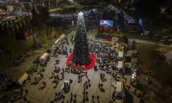 Karşıyaka'da bir gelenek: Yılbaşı pazarına yoğun ilgi