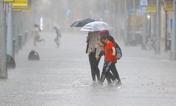 Pastırma sıcakları kısa sürdü: İzmir’e yağış ve fırtına geliyor