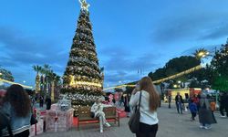 İzmir Yeni Yıl Festivali ziyaretçilerini büyülüyor