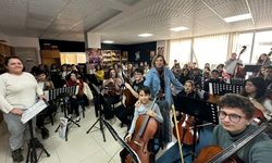 İzmir’de umudun sesi: Barış Çocuk Orkestrası