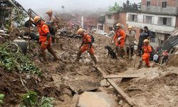 Bir ülkede toprak kayması felaketi: 10 kişi hayatını kaybetti