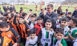 Başkan Tugay'dan genç sporculara destek: İZBB Genç Futbol Ligi'ne isim sponsoru oldu!