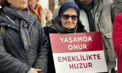 Emeklinin çığlığı Karşıyaka Çarşısı'nda: Sürünüyoruz işte, yaşıyoruz mu?