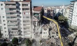 İzmir'de Erbek Apartmanı davası: Eski belediye görevlileri yargılanıyor