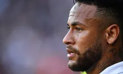 Neymar, futbolunun başladığı yere döndü: Santos'ta yeniden!