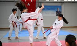 Bornova’da taekwondocuların kuşak heyecanı: Sporda öncü kent olacağız