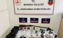 Manisa’da büyük operasyon: Ruhsatsız silahlar ve uyuşturucu ele geçirildi!