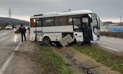 Balıkesir'de korkutan kaza: İşçi servisi devrildi, 18 kişi yaralandı