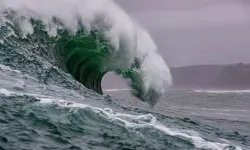 İzmir, Muğla ve Aydın'a korkutan uyarı: 7.3 şiddetinde deprem, 6 metre büyüklüğünde tsunami