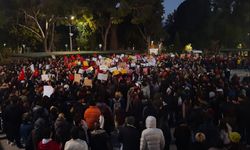 İzmir'de Ekrem İmamoğlu protestosu: Bu daha başlangıç mücadeleye devam!