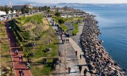 İzmir’de güneşli hava keyfi: Sahiller ve parklar canlandı