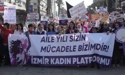 İzmir'de kadınlar, hakları için sokakta: Aile Yılı değil, mücadele yılı