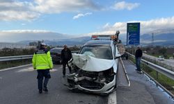 İzmir'de feci kaza: Otomobil traktöre arkadan çarptı!