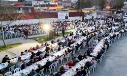 Ramazan ayında dayanışma ruhu: Karabağlar Belediyesi çeşitli yerlerde iftar sofraları kuruyor