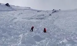 Saniye saniye kamerada: Erciyes Kayak Merkezi'nde çığ düştü