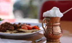Ayranla maden suyu karışınca bakın ne oluyor!