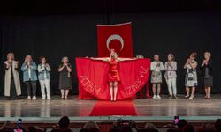 Karşıyaka'nın çınarları defilede buluştu: El emeği eserlerini sergilediler