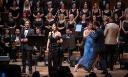 İzmir Büyükşehir'den unutulmaz konser: Sanatseverler salonu doldurdu!