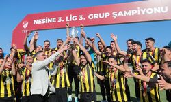 Nağmalup Aliağa Fk kupayı kaldırdı