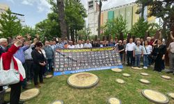 İzmir'de Ankara Gar Katliamı'nda yaşamını yitirenler anıldı: Asıl sorumlu devlettir