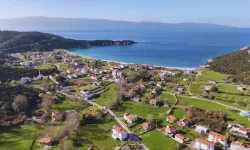 Burası ne Çeşme ne de Urla: Pırıl pırıl deniz kenarında yemyeşil huzurlu bir köy