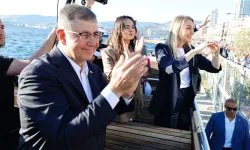Başkan Tugay Büyük İzmir Mitingi'nde: İzmir haksızlıklara boyun eğmez