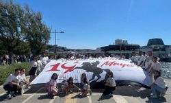 İzmir'de CHP Gençlik Kolları'nın 19 Mayıs yürüyüşü: Mustafa Kemal’in askerleriyiz