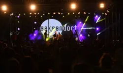 İzmir'de Gençlik Festivali sürüyor: Grup Seksendört bugün sahne alacak!
