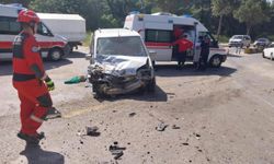 Fethiye’de iki kamyonet çarpıştı: 2 yaralı