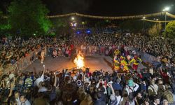 İzmir’de Hıdırellez coşkusu Kültürpark’ta alevlendi: Baharın gelişi roman ezgileriyle kutlandı