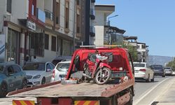 İzmir Buca'da feci kaza: Motosikletli gence kamyon çarptı