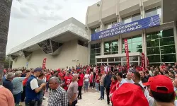 DİSK'ten açıklama: İzmir Büyükşehir'e kilit vurmak gibi bir niyetimiz yok