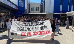 İzmir'de SKS’nin mesajına öğrencilerden tepki: Karanlık zihniyete geçit vermeyeceğiz
