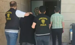 Gece girdiği kafeyi soyan hırsız bir de not bıraktı: O anlar kamerada